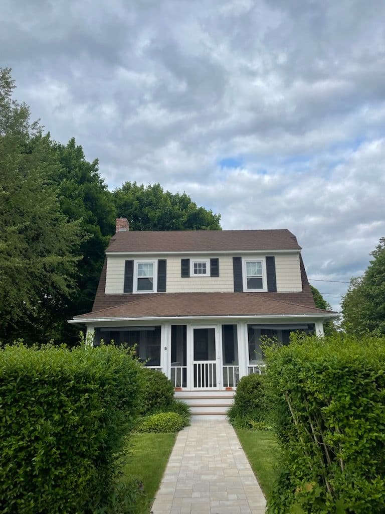 Gallery photos for Providence Homes Radiate with Timeless Paintwork: Image #1