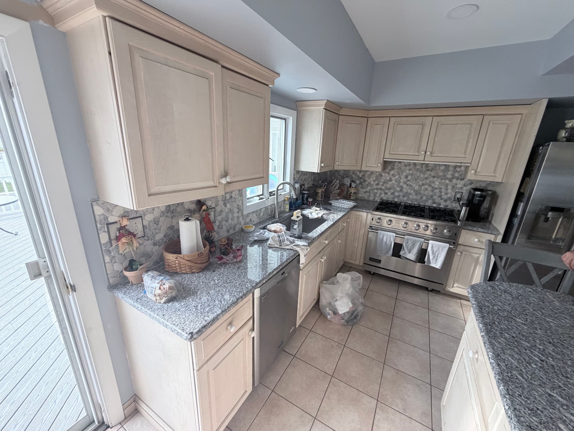 Gallery photos for Sleek Kitchen Cabinet Transformation: Image #5